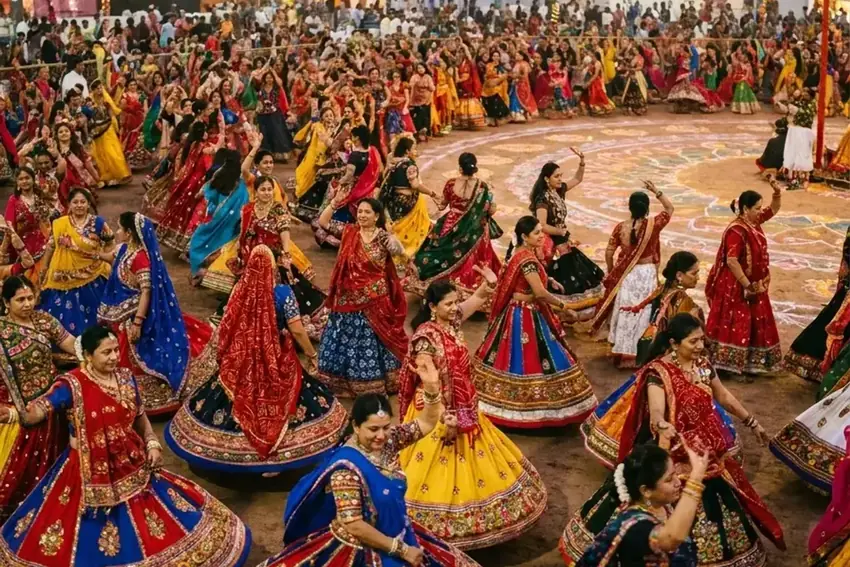 Garba dance during Navratri, Ahmedabad