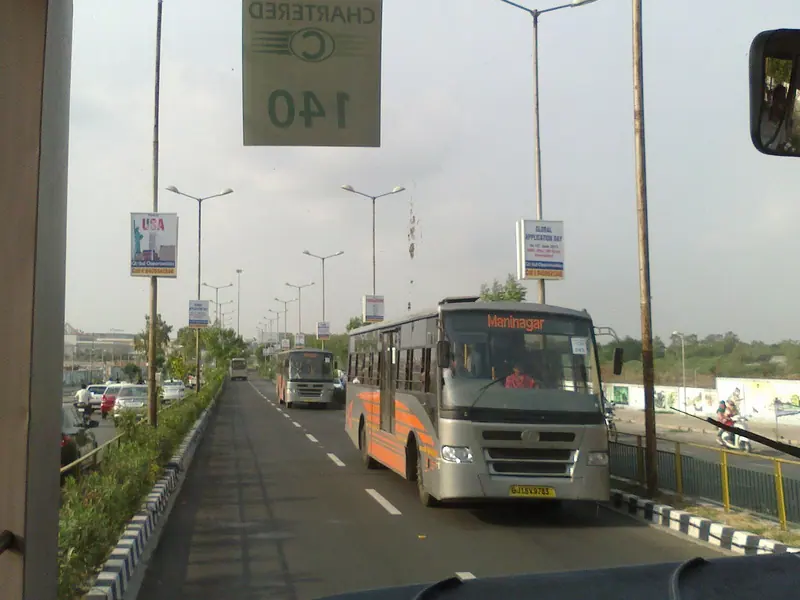 A Janmarg BRTS bus on its own lane, Ahmedabad
